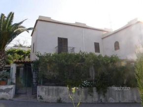 Casa Garibaldi, Leni